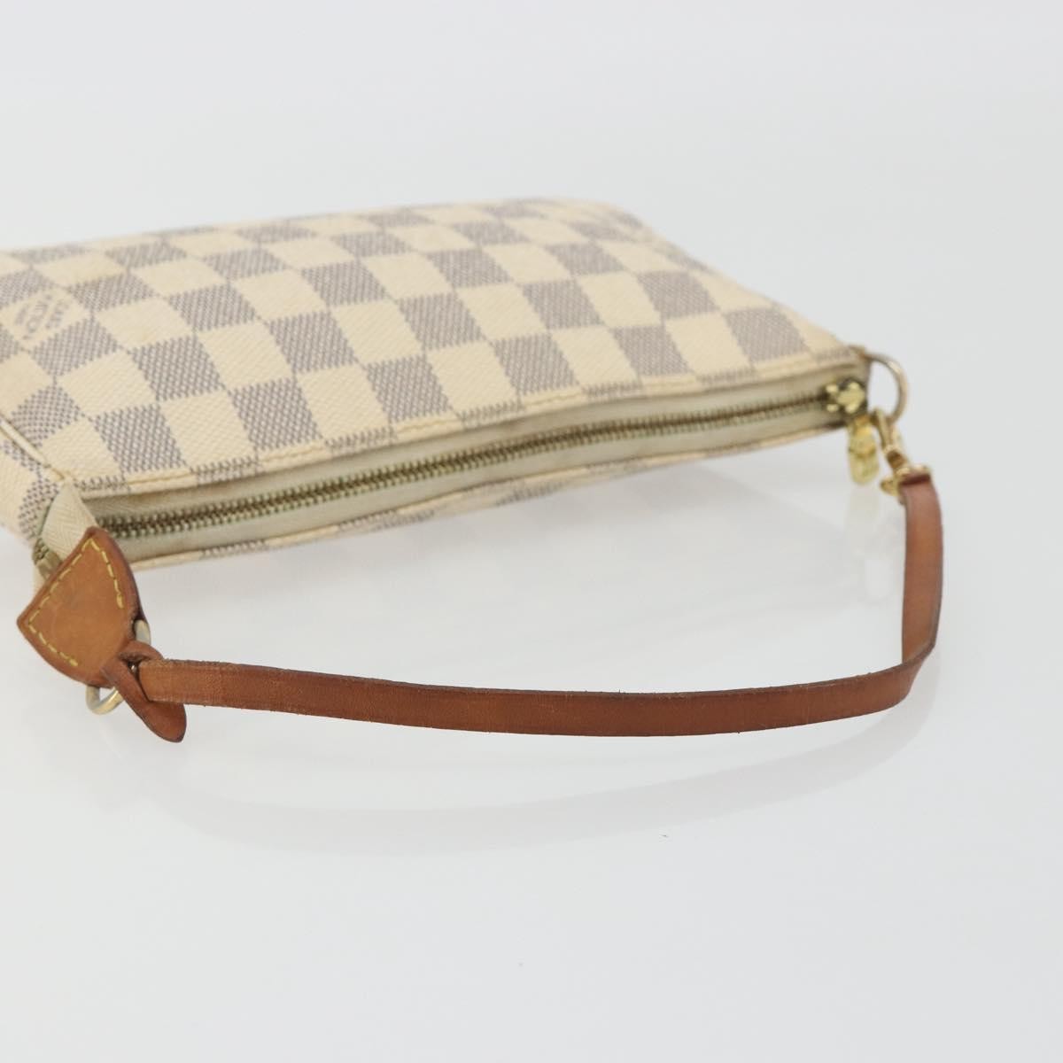 Louis Vuitton Pochette Accessoires Damier Beige Canvas Clutche & Pouche Bag (Pre-Owned)