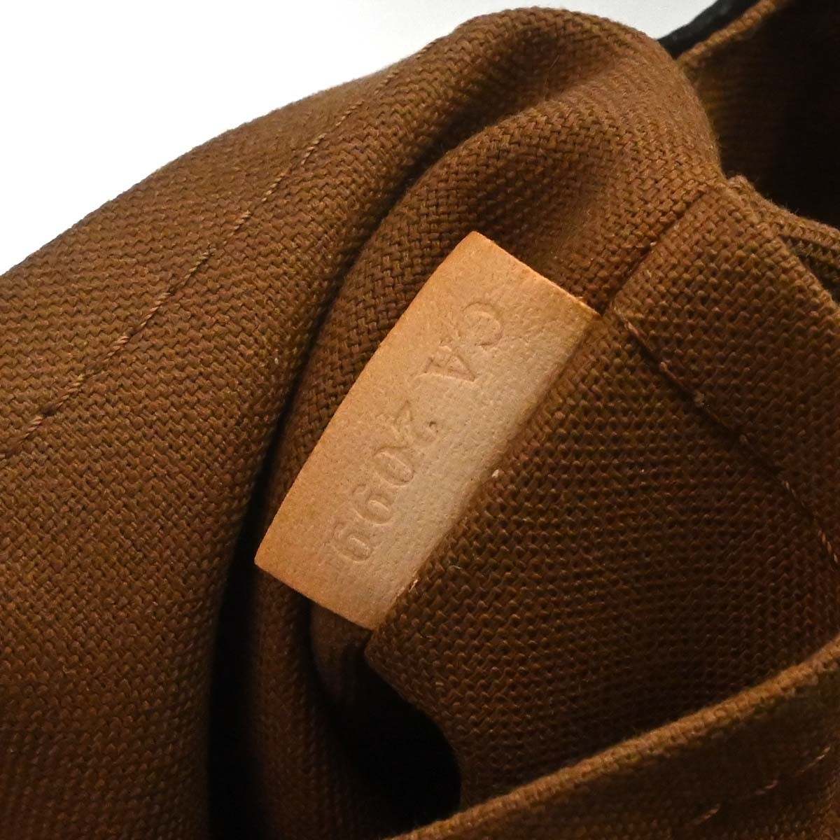 Louis Vuitton Beaubourg Messenger Monogram Canvas Brown Canvas Handbag (Pre-Owned)