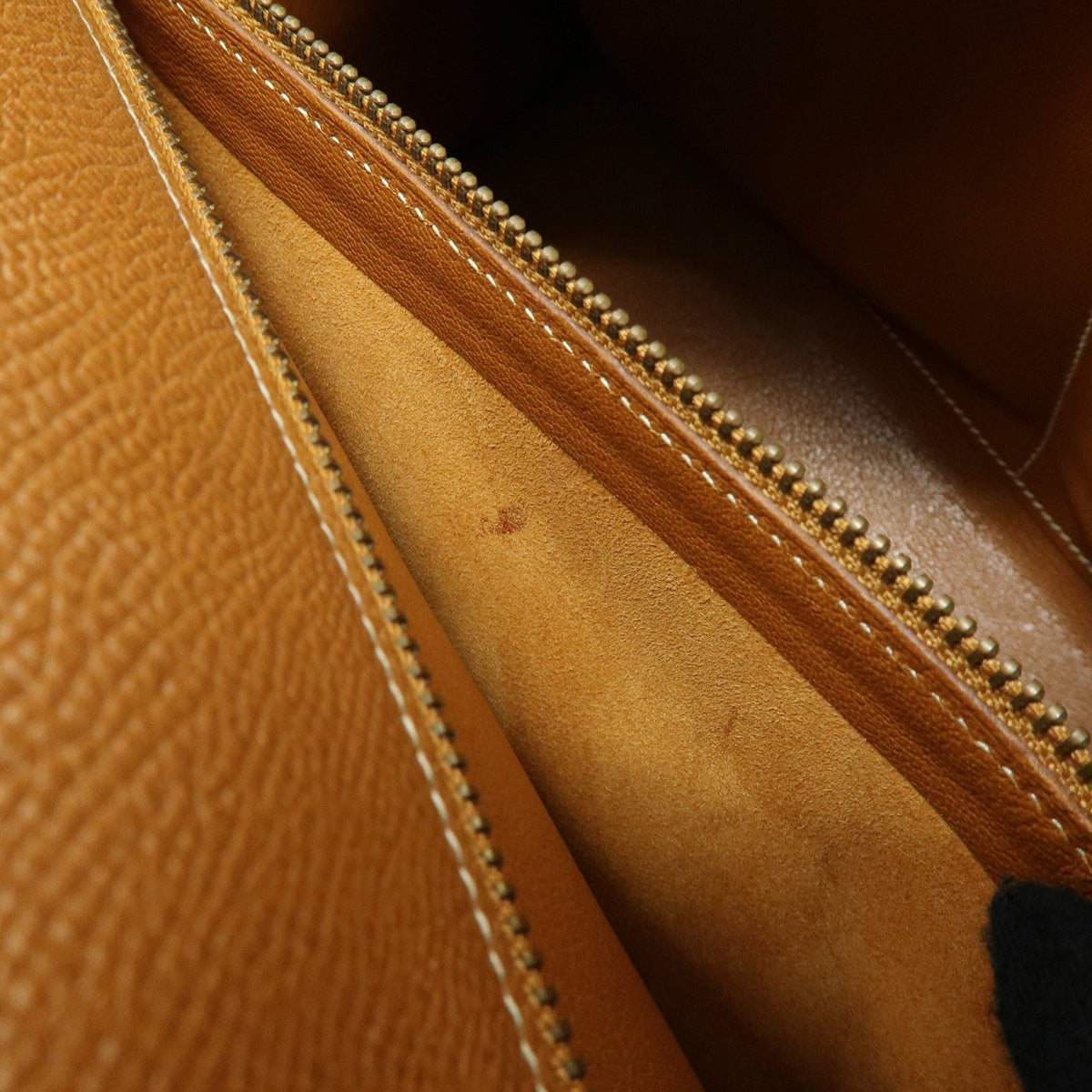 Hermes Kelly Brown Courchevel With Gold Hardware Camel Leather Handbag (Pre-Owned)