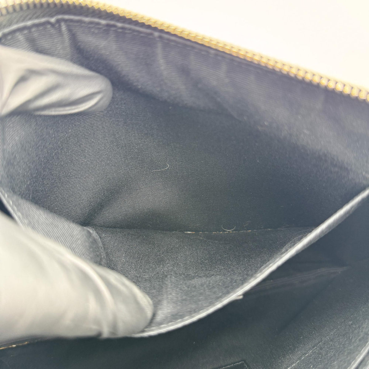 Saint Laurent Letters Zip Clutch Leather Black Leather Clutche & Pouche Bag (Pre-Owned)