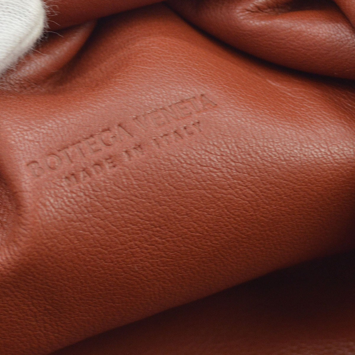 Bottega Veneta The Pouch Leather Brown Leather Clutche & Pouche Bag (Pre-Owned)