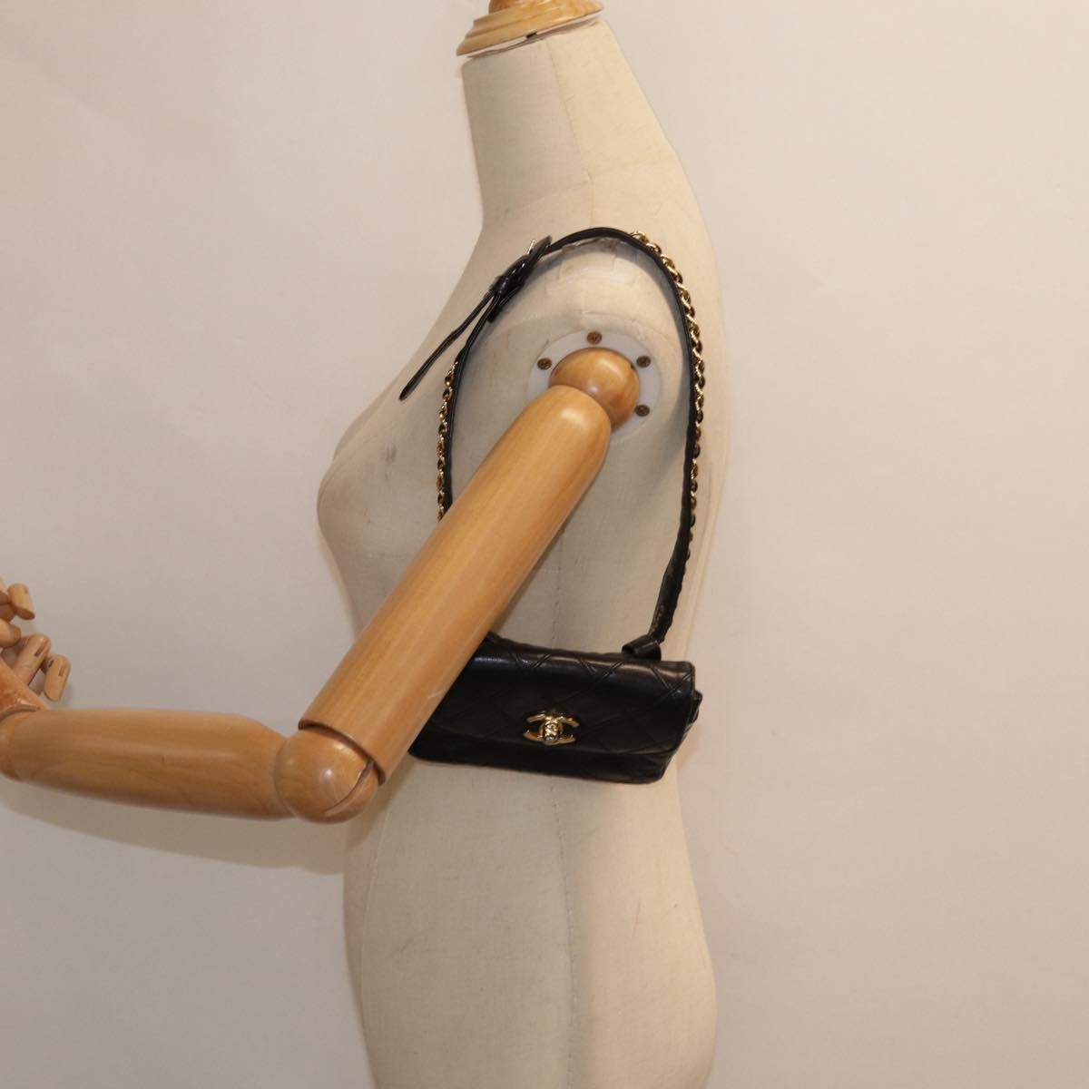 Chanel Vintage Flap Belt Quilted Leather Black Leather Clutche & Pouche Bag (Pre-Owned)