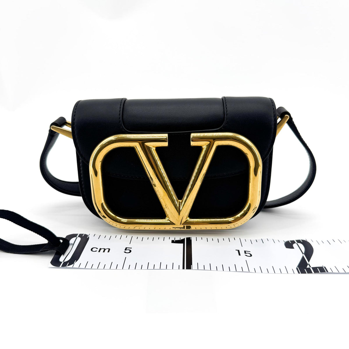 Valentino Garavani Supervee Leather Black Leather Crossbody Bag Bag (Pre-Owned)