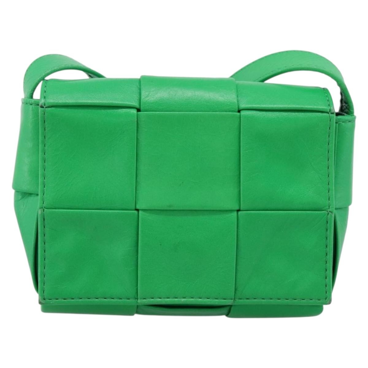 Bottega Veneta Cassette Maxi Intrecciato Leather Green Leather Clutche & Pouche Bag (Pre-Owned)