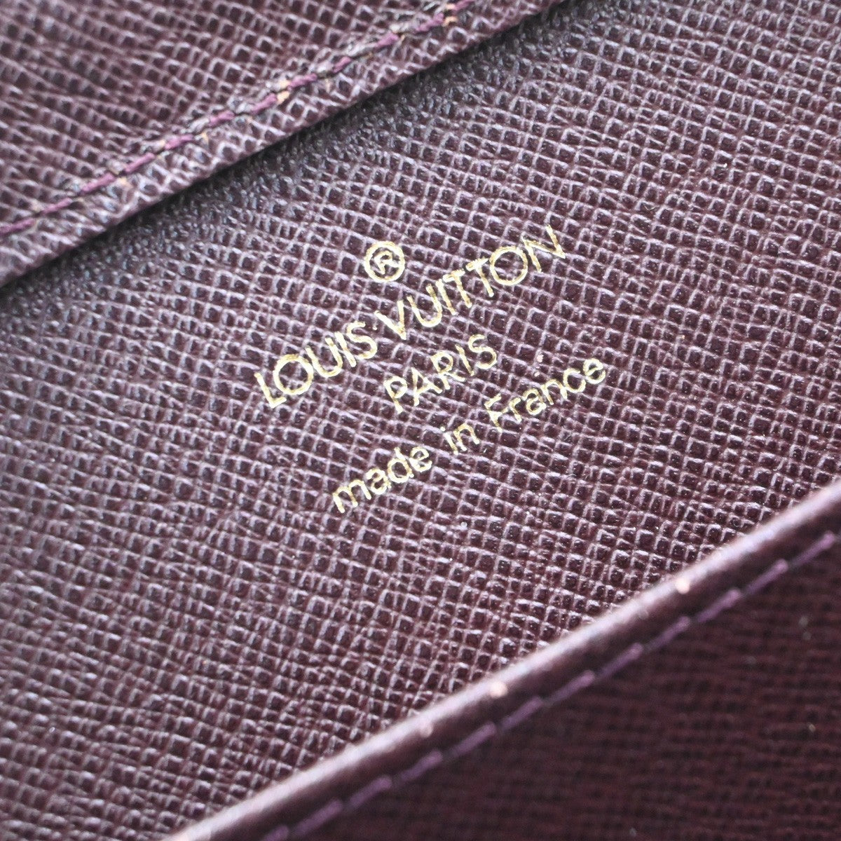 Louis Vuitton Pochette Baikal Clutch Taiga Leather Burgundy Leather Clutche & Pouche Bag (Pre-Owned)