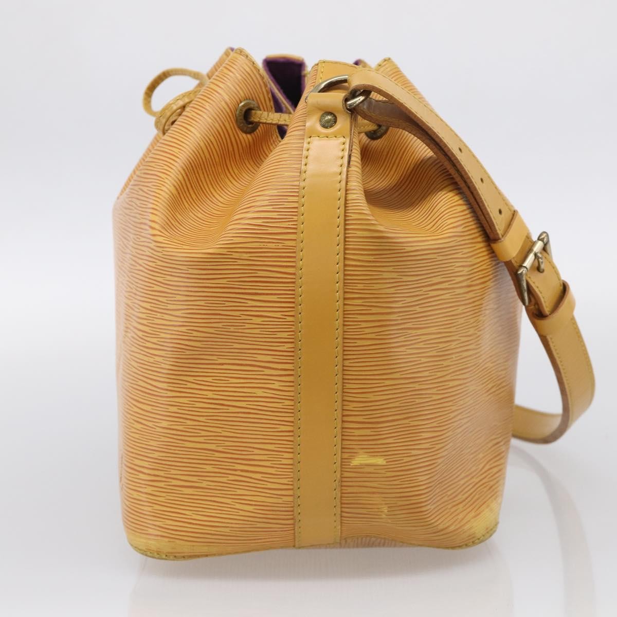 Louis Vuitton Petit Noe Epi Leather Yellow Leather Handbag (Pre-Owned)