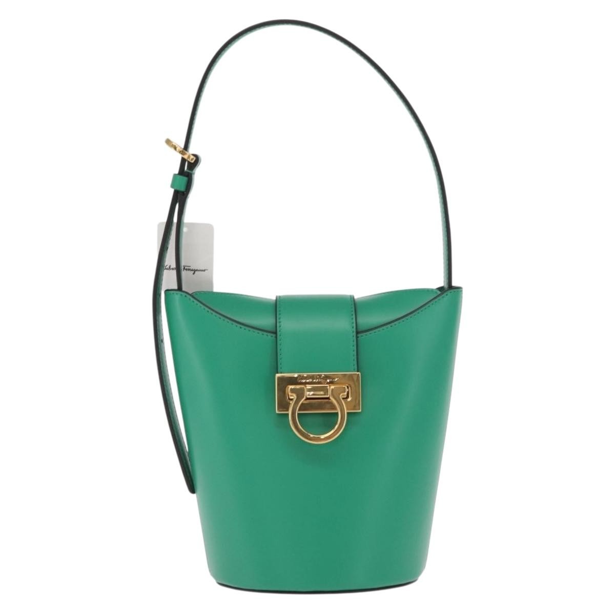 Salvatore Ferragamo Gancini Leather Green Leather Handbag (Pre-Owned)