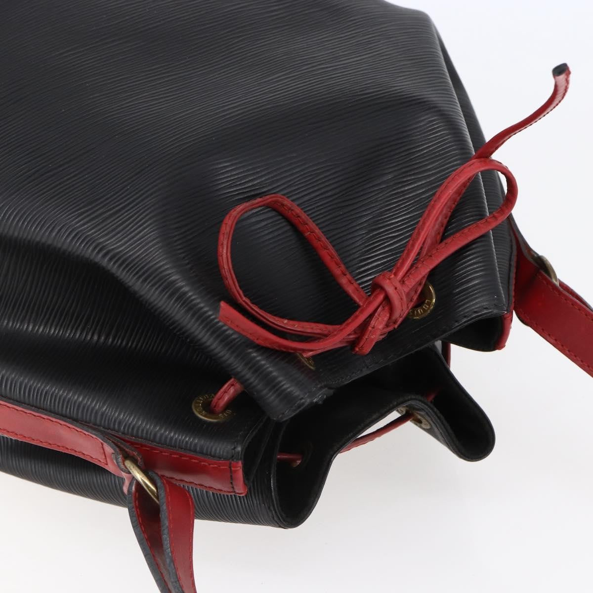 Louis Vuitton Bicolor Noe Epi Leather Black Leather Bag (Pre-Owned)