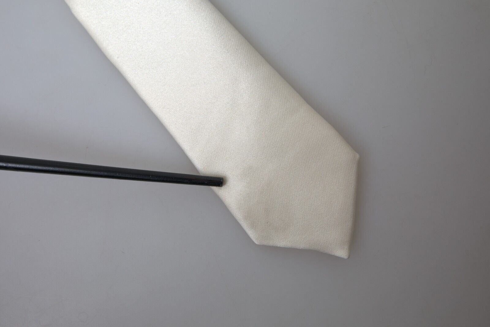 Dolce & Gabbana Off White Satin Silk Classic Men Men's Necktie (Pre-Owned)
