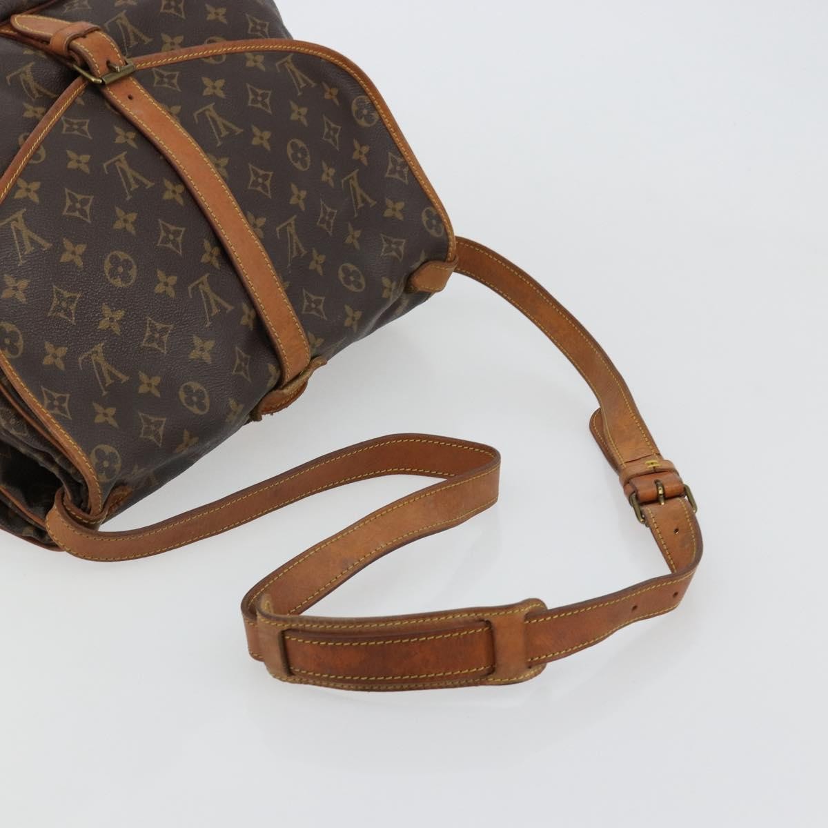 Louis Vuitton Saumur Monogram Canvas Brown Canvas Shoulder Bag Bag (Pre-Owned)