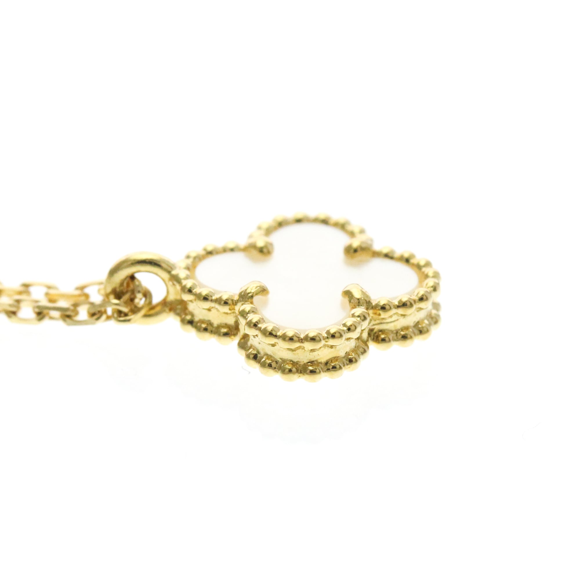 Van Cleef & Arpels Sweet Alhambra Pendant 18K Yellow Gold And Mother Of Pearl Gold Yellow_Gold Necklace Jewelry (Pre-Owned)