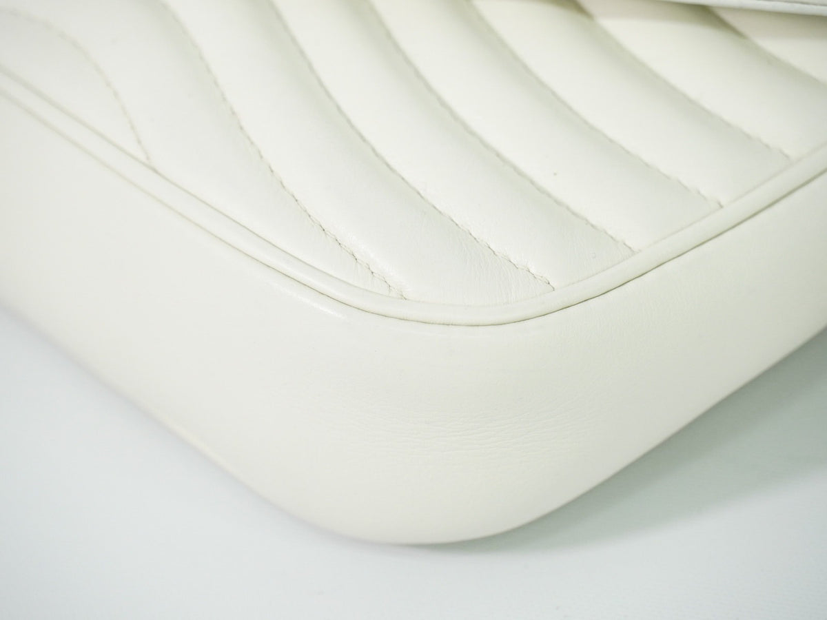 Louis Vuitton New Wave Multi Pochette Quilted Leather White Leather Shoulder Bag Bag (Pre-Owned)