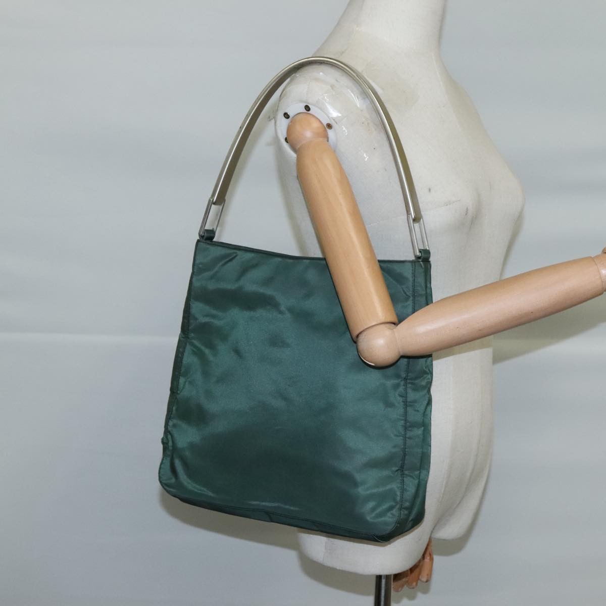 Prada Vintage Tessuto Green Nylon Shoulder Bag Bag (Pre-Owned)