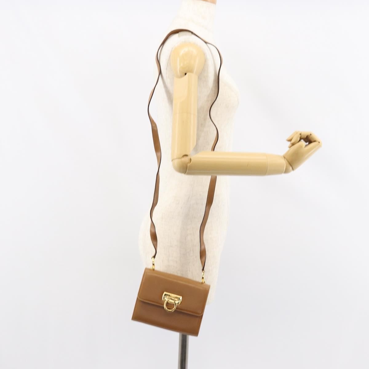 Salvatore Ferragamo Gancini Leather Brown Leather Shoulder Bag Bag (Pre-Owned)