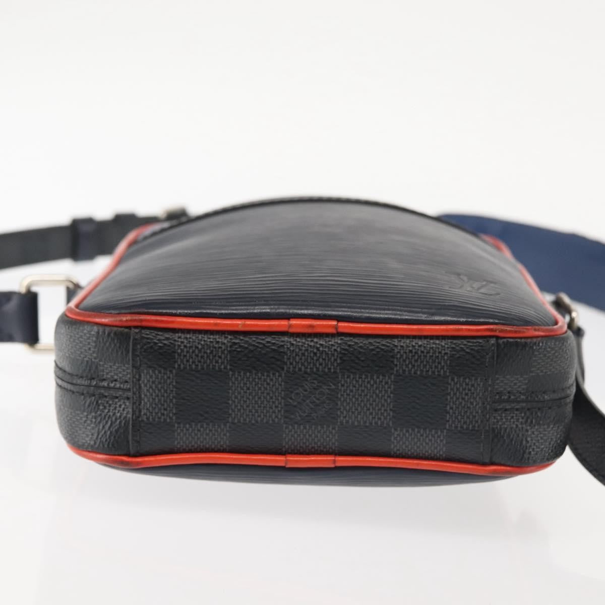 Louis Vuitton Danube Epi Leather Navy Leather Bag (Pre-Owned)