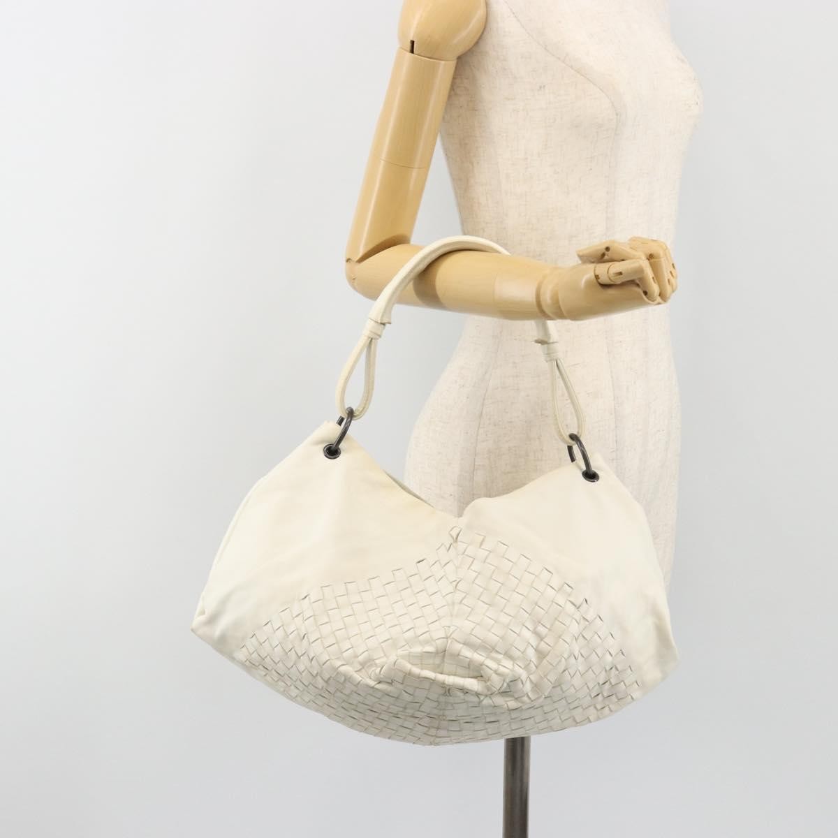 Bottega Veneta Intrecciato Shoulder Leather White Leather Shoulder Bag Bag (Pre-Owned)