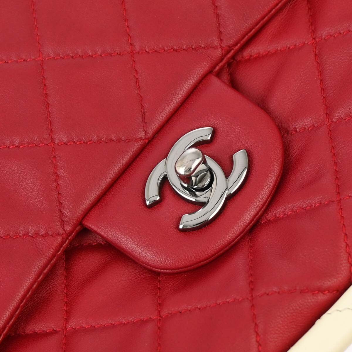 Chanel Hula Hoop Quilted Lambskin Red Leather Handbag (Pre-Owned)