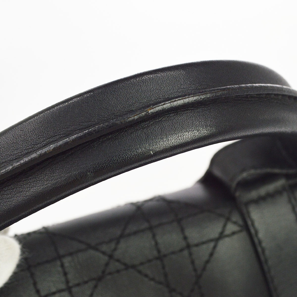 Christian Dior Cannage Leather Black Leather Shoulder Bag Bag (Pre-Owned)
