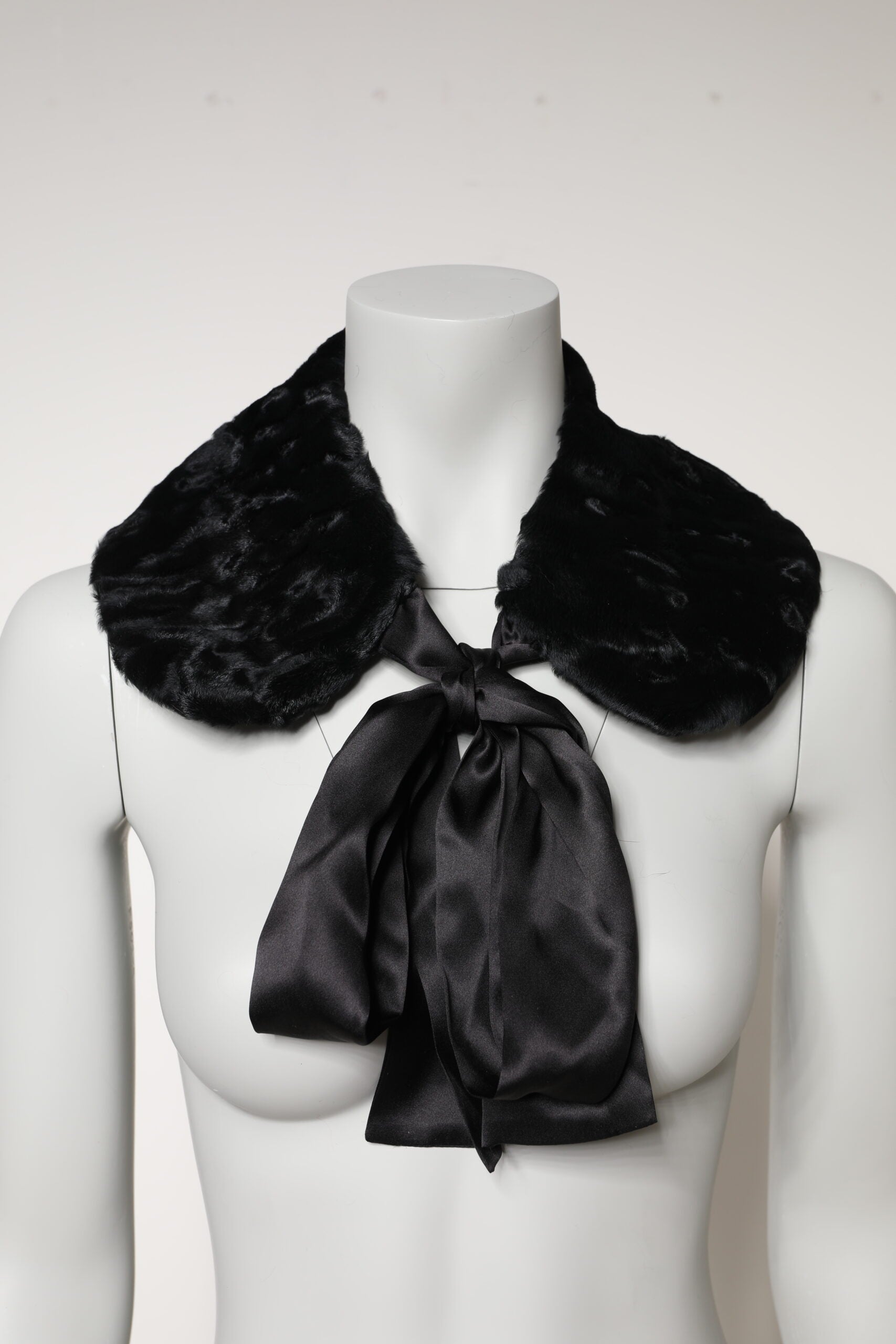 Dolce & Gabbana Black Lamb Fur Women Neck Warmer Winter Women's Scarf