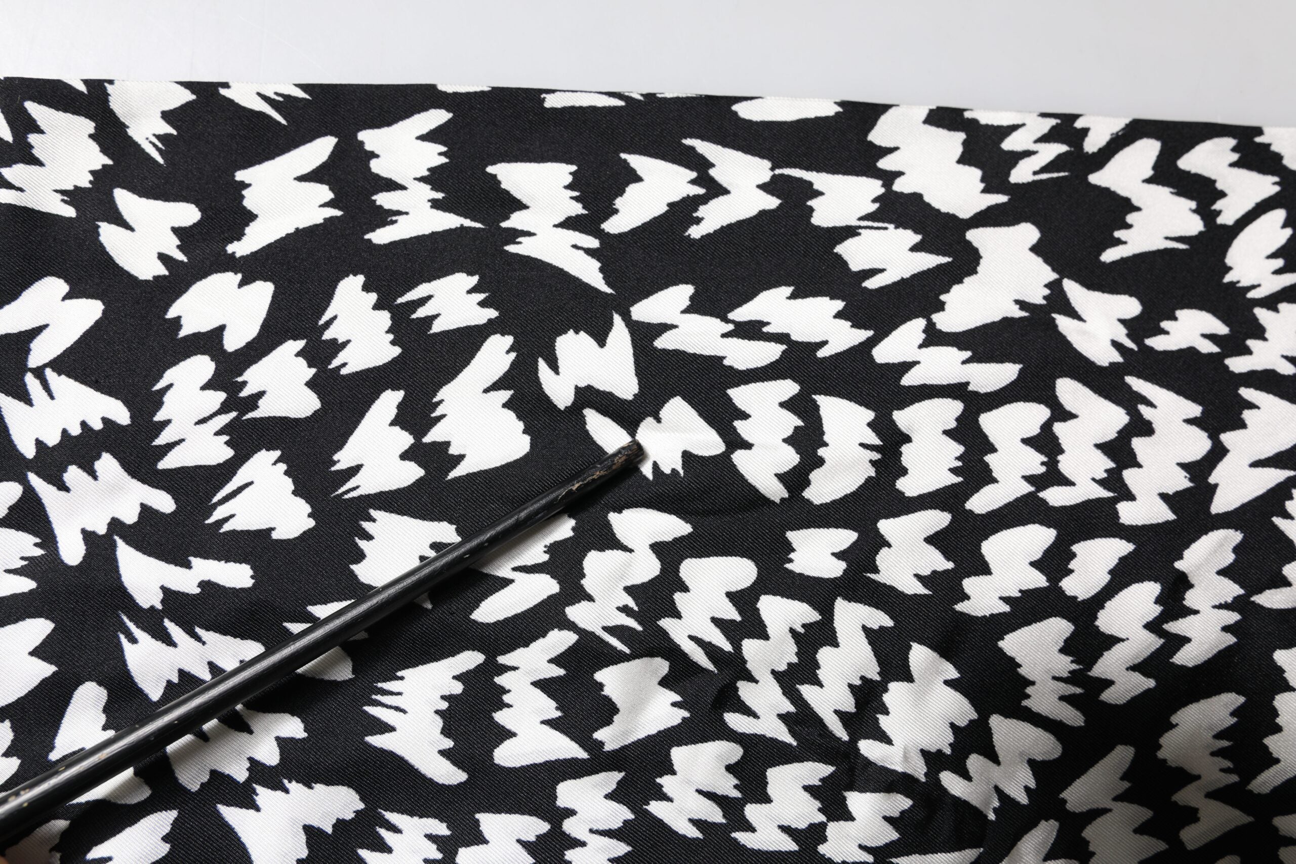 Dolce & Gabbana Black White Patterned Fringes Shawl Women's Scarf (Pre-Owned)