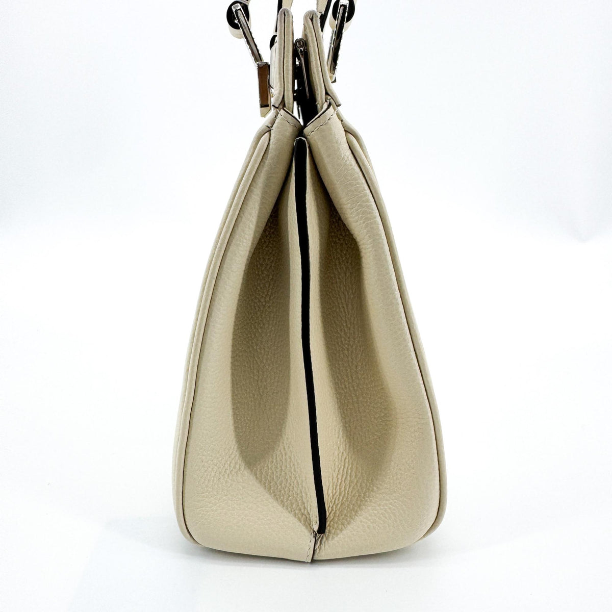 Gucci Zumi Leather Gold Calfskin Shoulder Bag Bag (Pre-Owned)