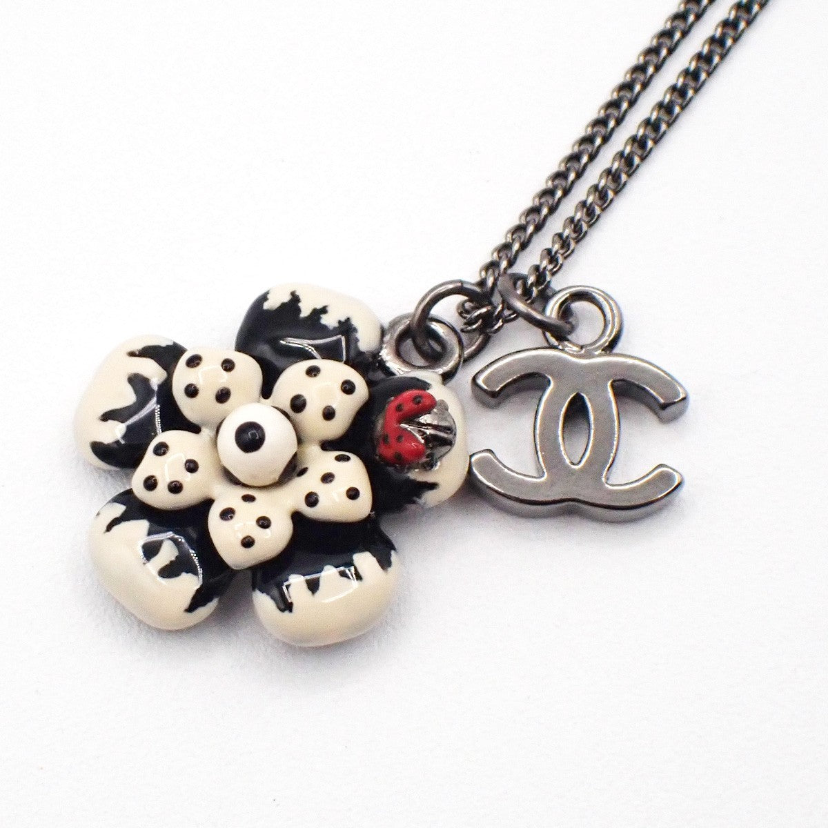Chanel Cc Flower Ladybug Silver Plated And Acrylic Silver Metal Necklace Jewelry (Pre-Owned)