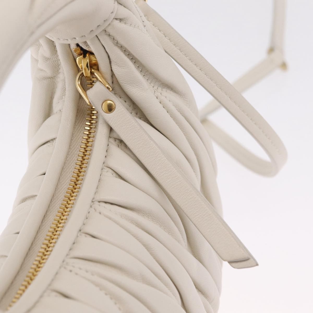 Miu Miu Wander Hobo Matelasse Leather White Leather Shoulder Bag Bag (Pre-Owned)