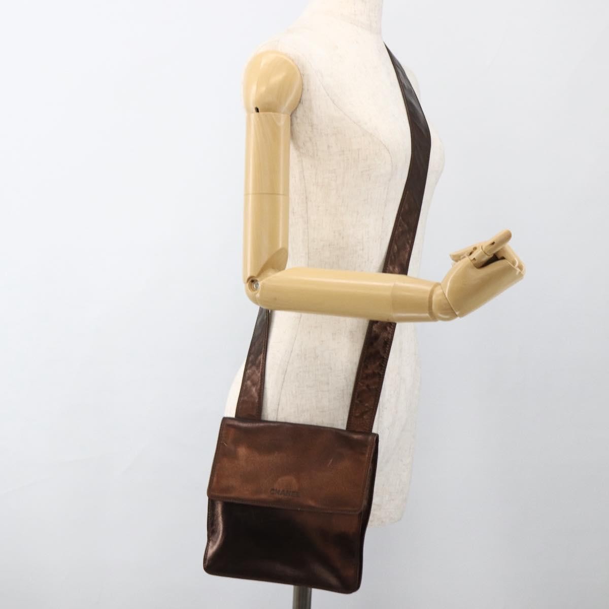 Chanel Vintage Logo Flap Messenger Leather Brown Leather Shoulder Bag Bag (Pre-Owned)