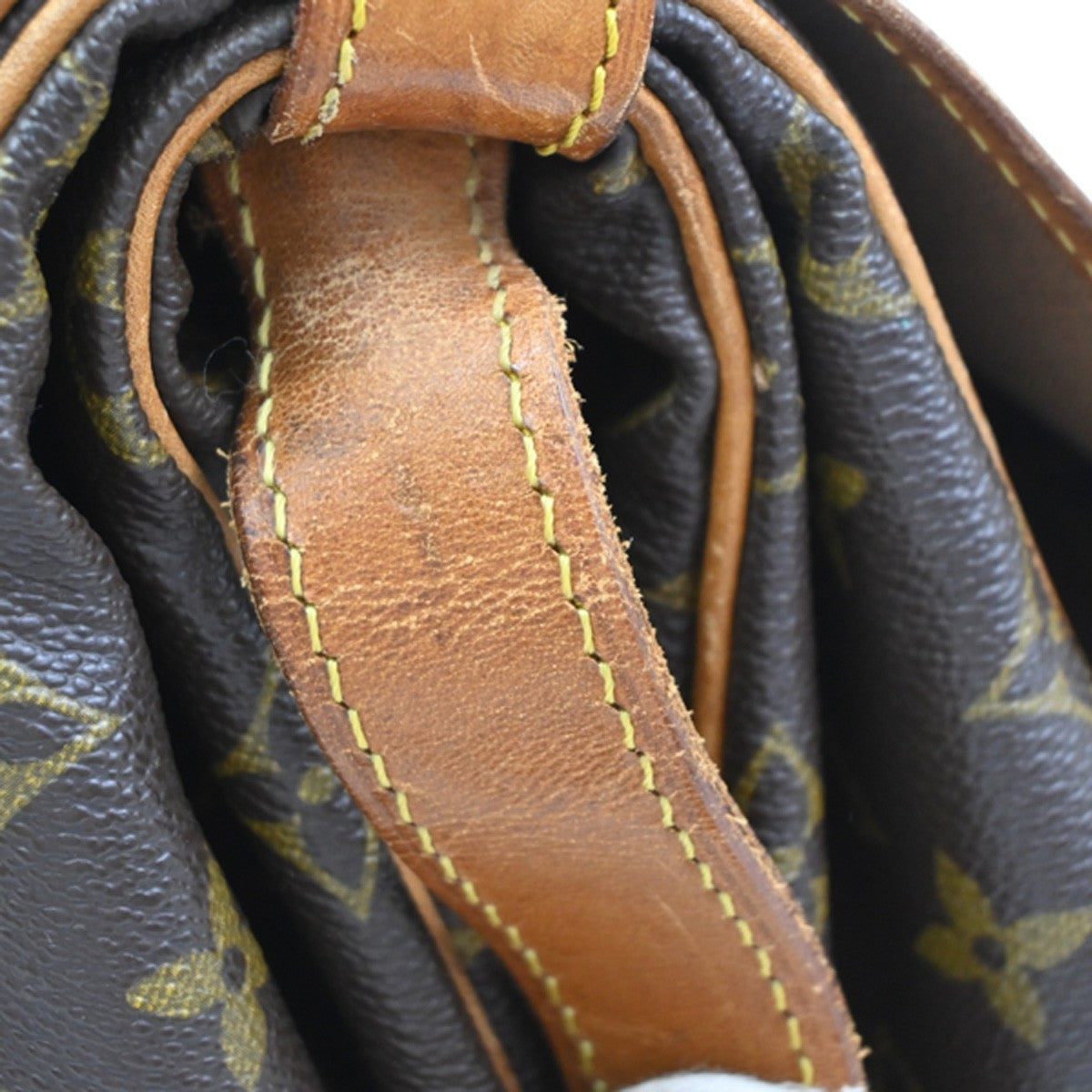 Louis Vuitton Saumur Monogram Brown Canvas Shoulder Bag Bag (Pre-Owned)