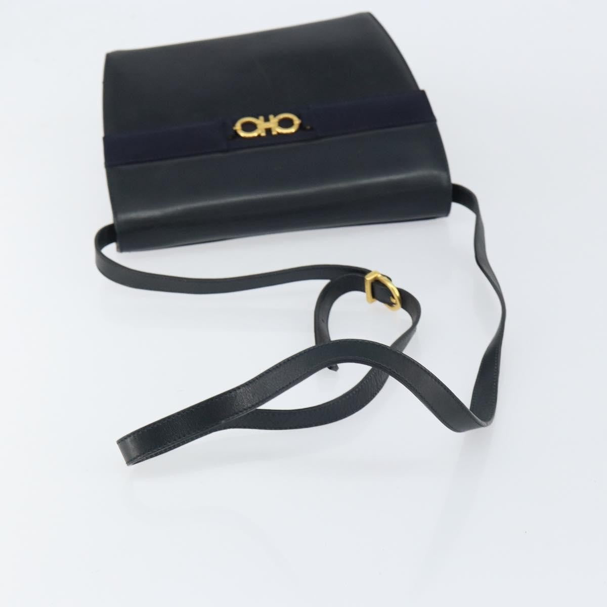 Salvatore Ferragamo Gancini Leather Black Leather Shoulder Bag Bag (Pre-Owned)