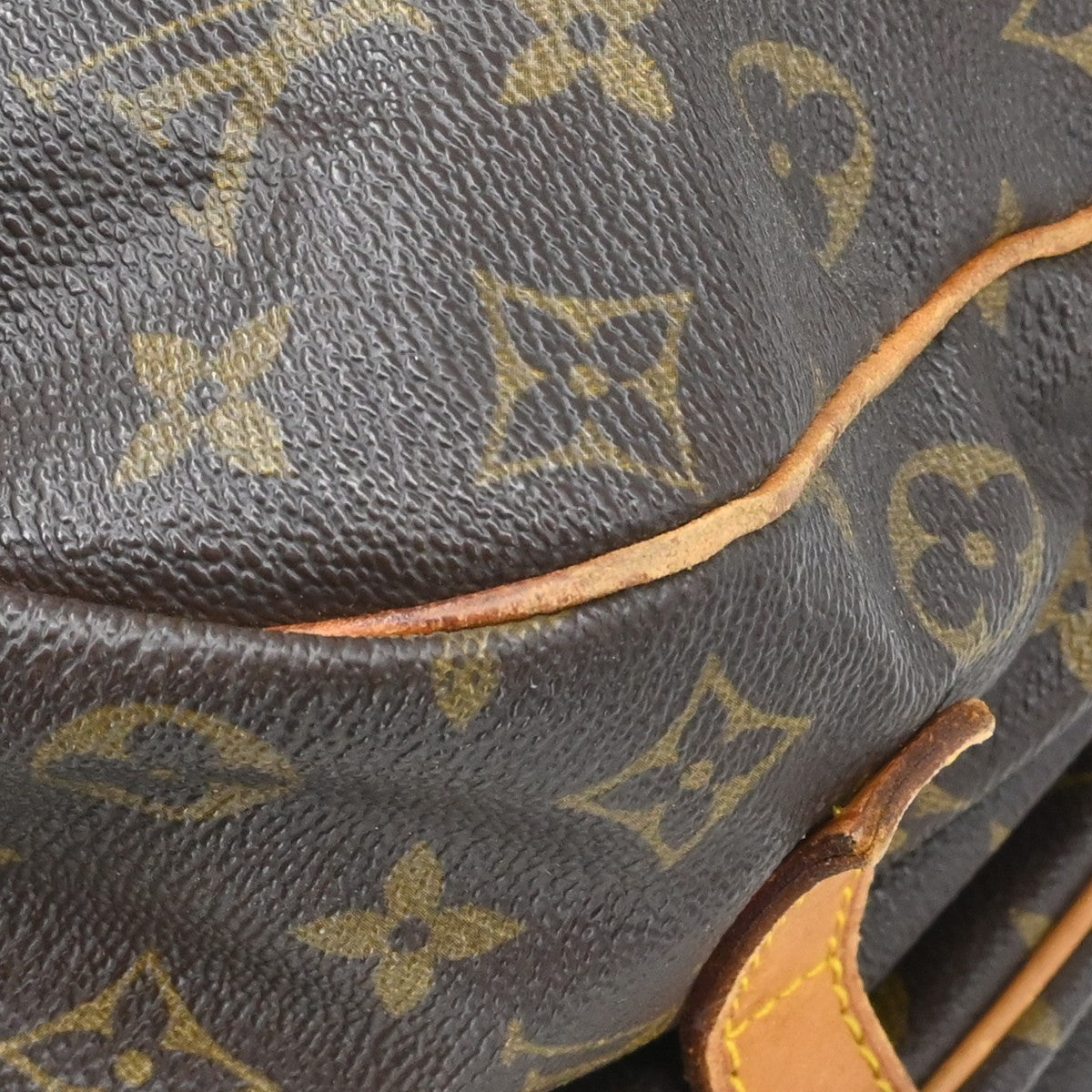 Louis Vuitton Saumur Monogram Brown Canvas Shoulder Bag Bag (Pre-Owned)