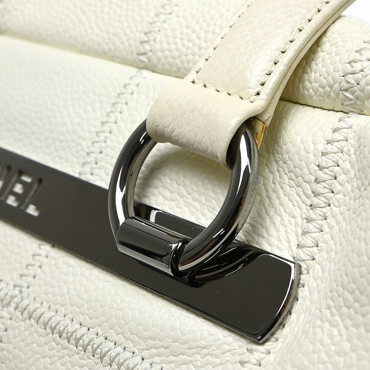 Chanel Square Stitch Bowler Quilted Caviar White Calfskin Shoulder Bag Bag (Pre-Owned)