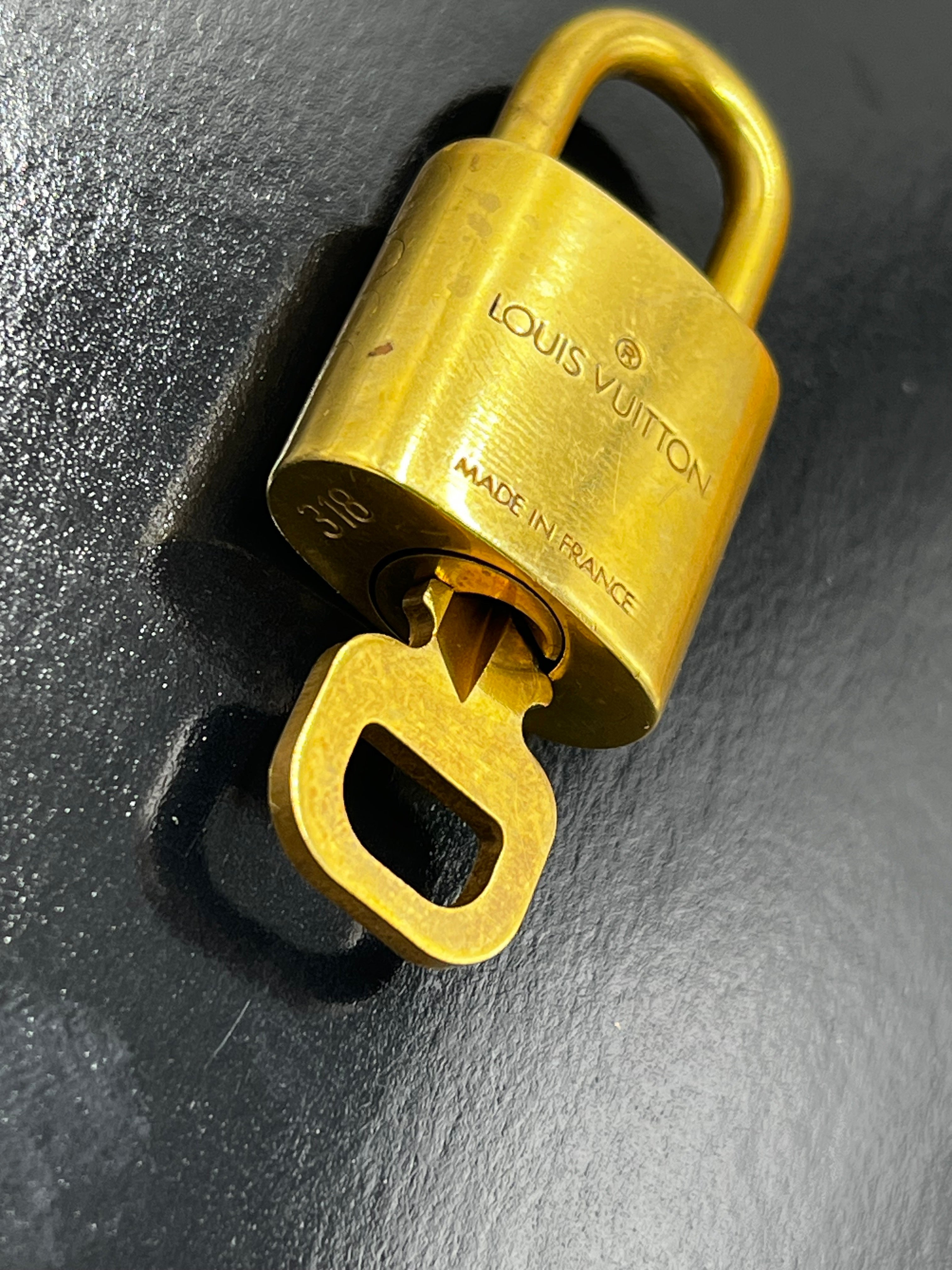 Louis Vuitton Padlock And Key Logo Metal Gold Metal Charms And Keychains Accessory (Pre-Owned)