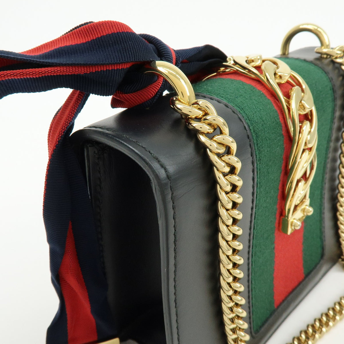 Gucci Sylvie Leather Black Leather Shoulder Bag Bag (Pre-Owned)