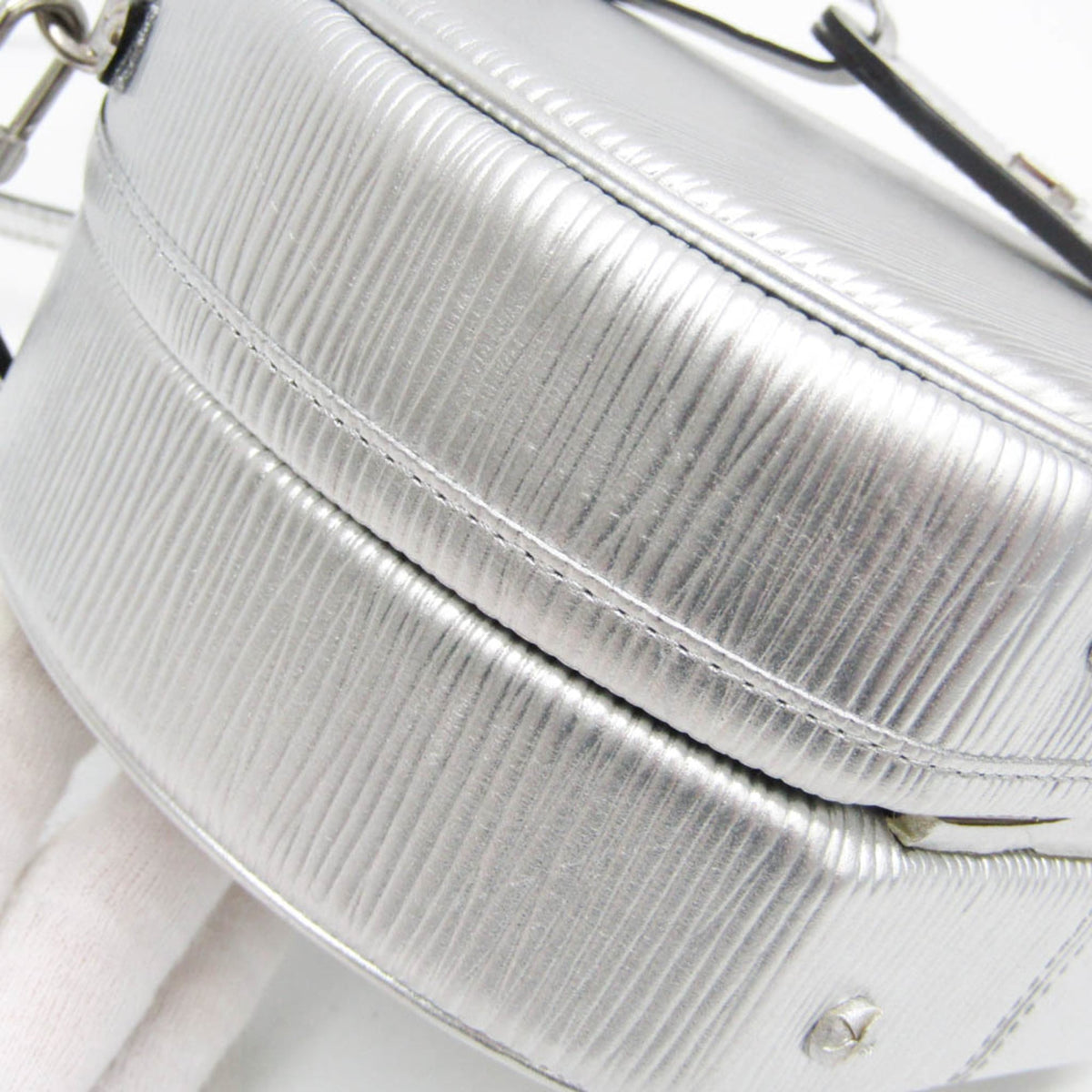 Louis Vuitton Petite Boite Chapeau Epi Leather Silver Leather Handbag (Pre-Owned)