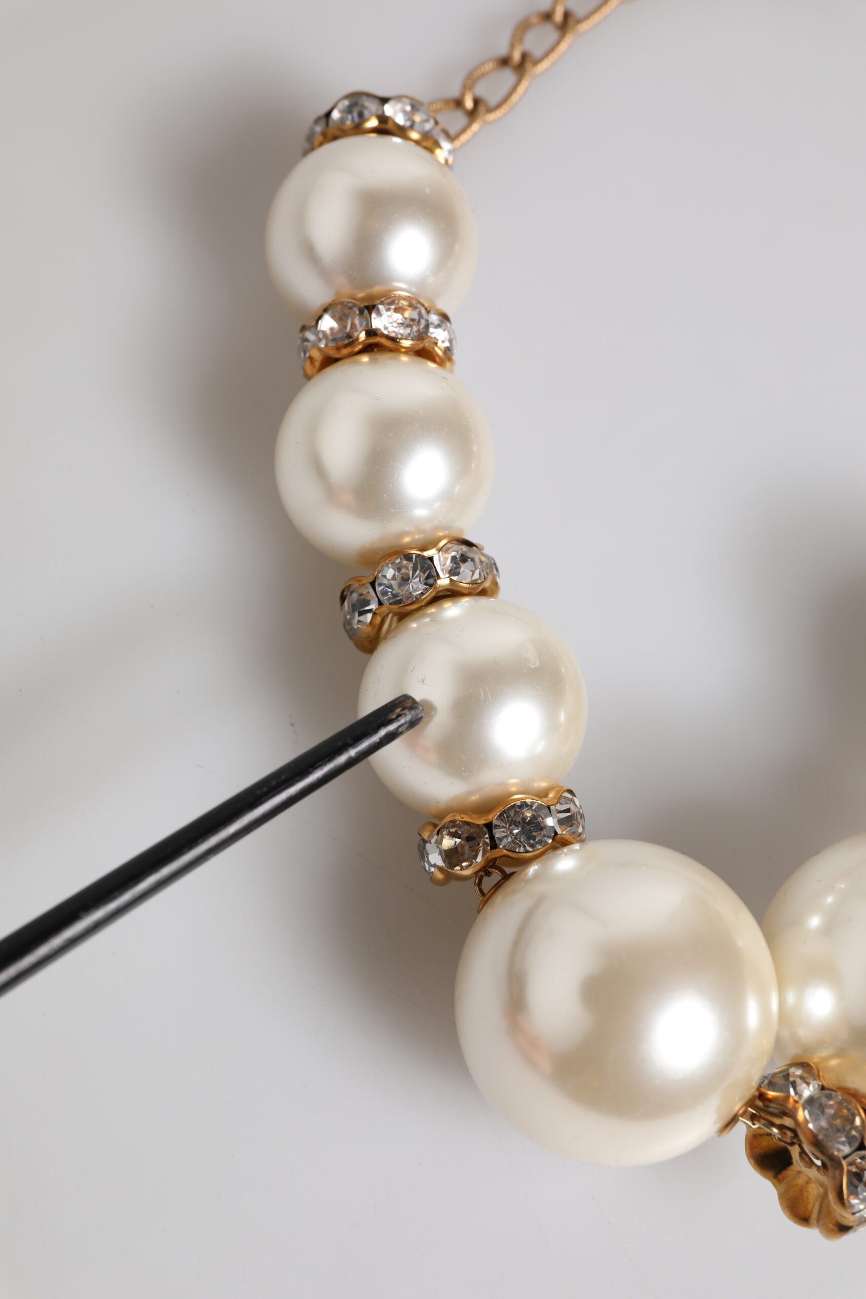 Dolce & Gabbana White Maxi Faux Pearl Beads Crystals Gold Chain Women's Necklace (Pre-Owned)