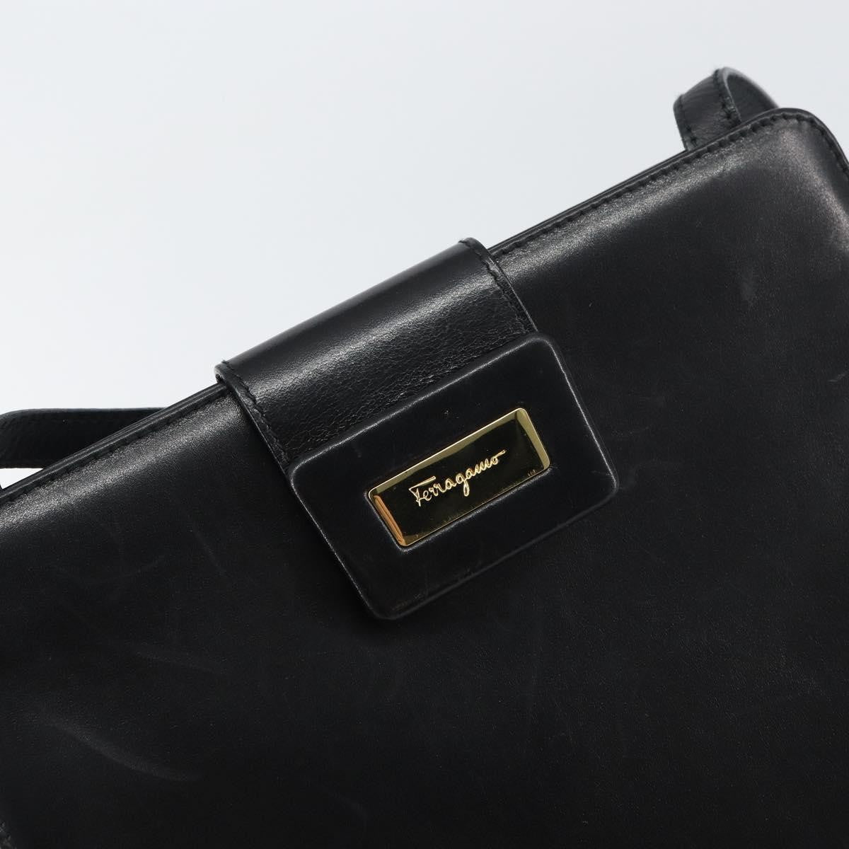 Salvatore Ferragamo Vintage Leather Black Leather Shoulder Bag Bag (Pre-Owned)