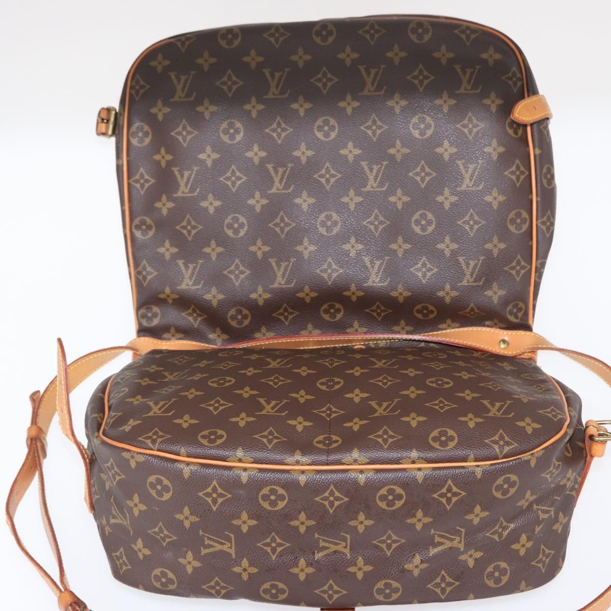 Louis Vuitton Saumur Monogram Canvas Brown Canvas Shoulder Bag Bag (Pre-Owned)