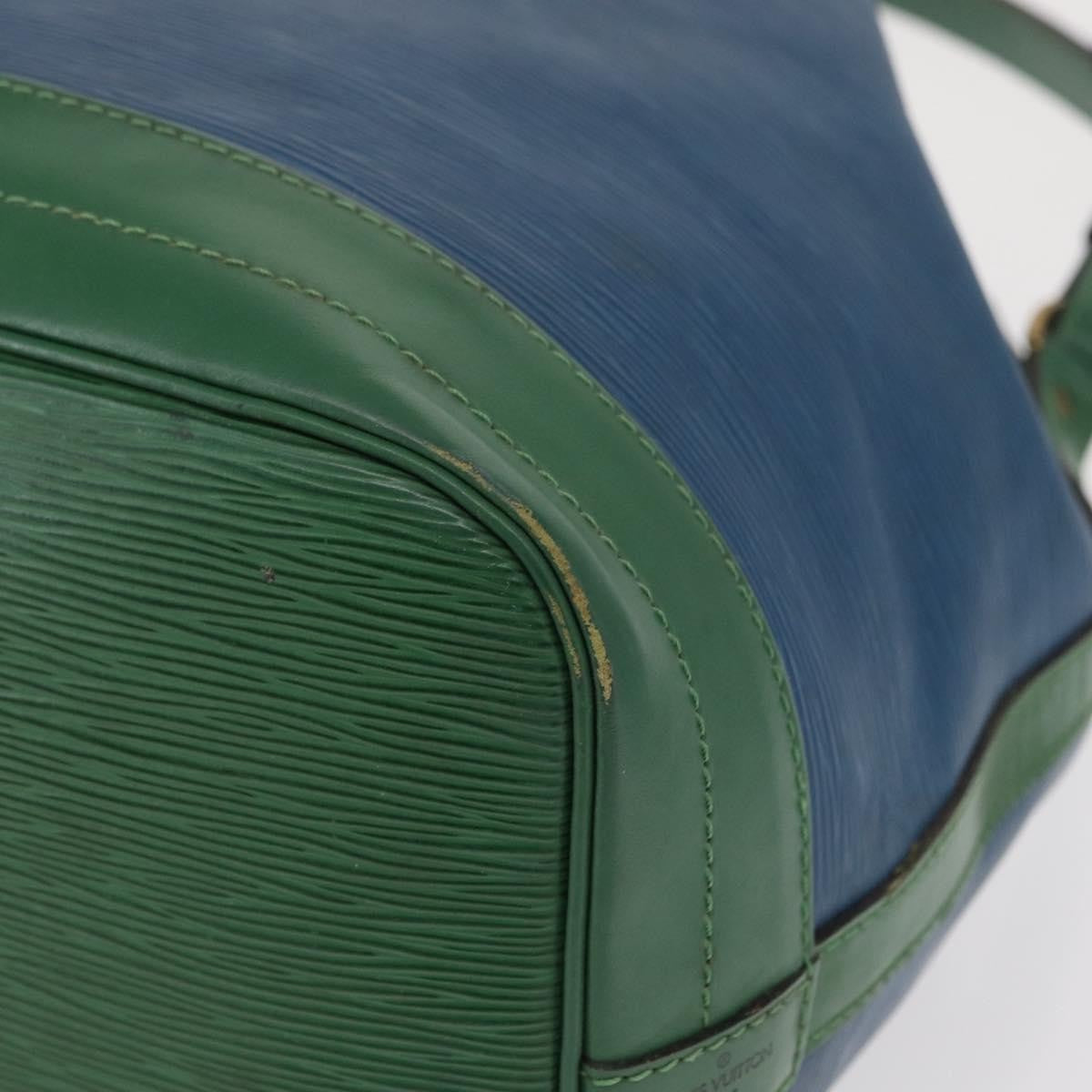 Louis Vuitton Bicolor Noe Epi Leather Blue Leather Shoulder Bag Bag (Pre-Owned)