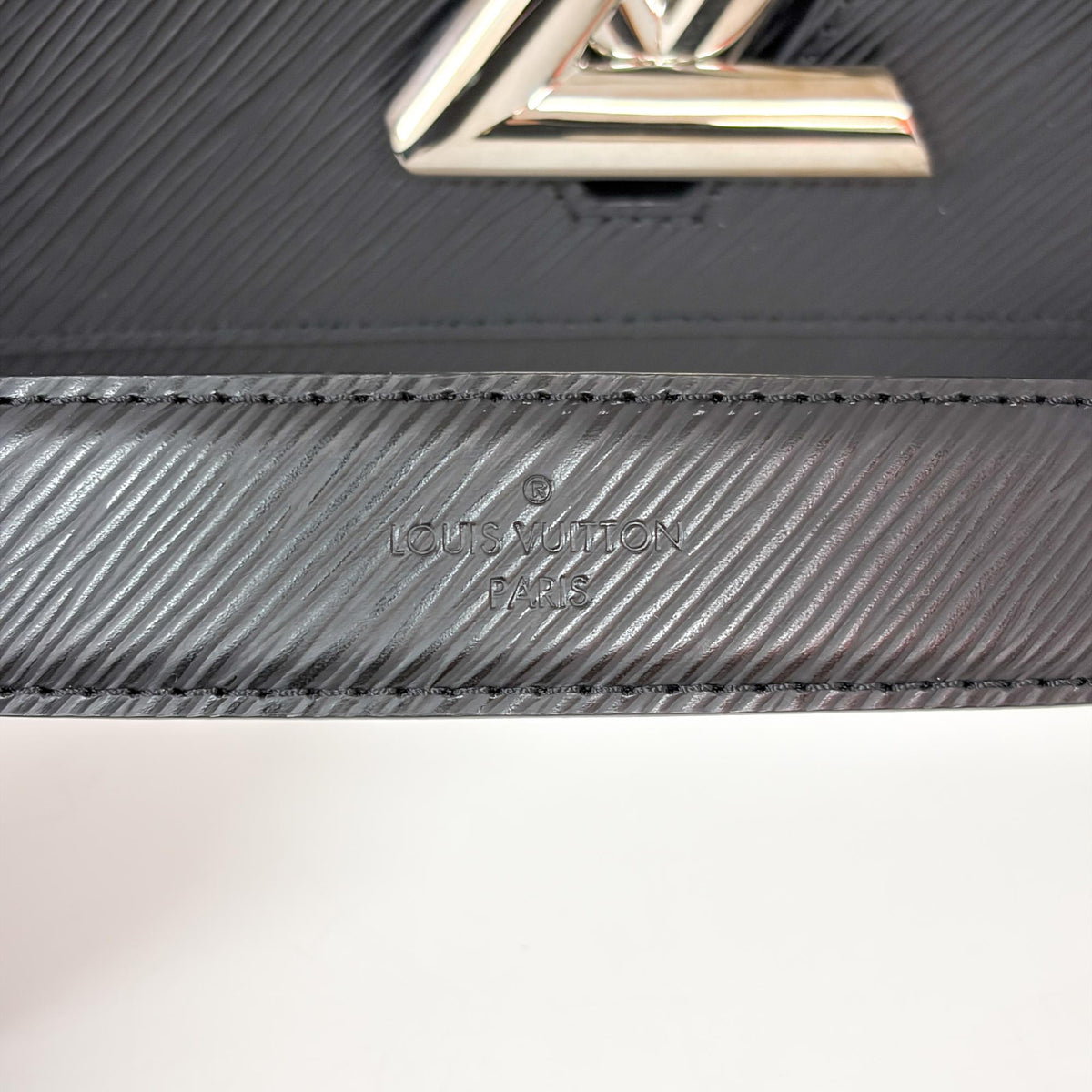 Louis Vuitton Twist Epi Leather Black Leather Shoulder Bag Bag (Pre-Owned)
