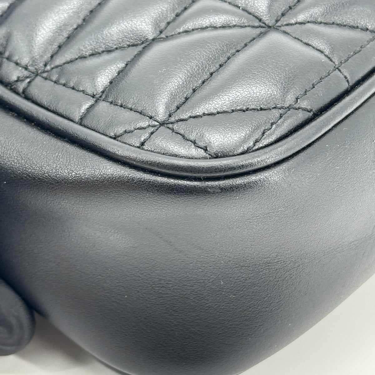 Gucci Gg Marmont Wrist Matelasse Leather Black Leather Clutche & Pouche Bag (Pre-Owned)