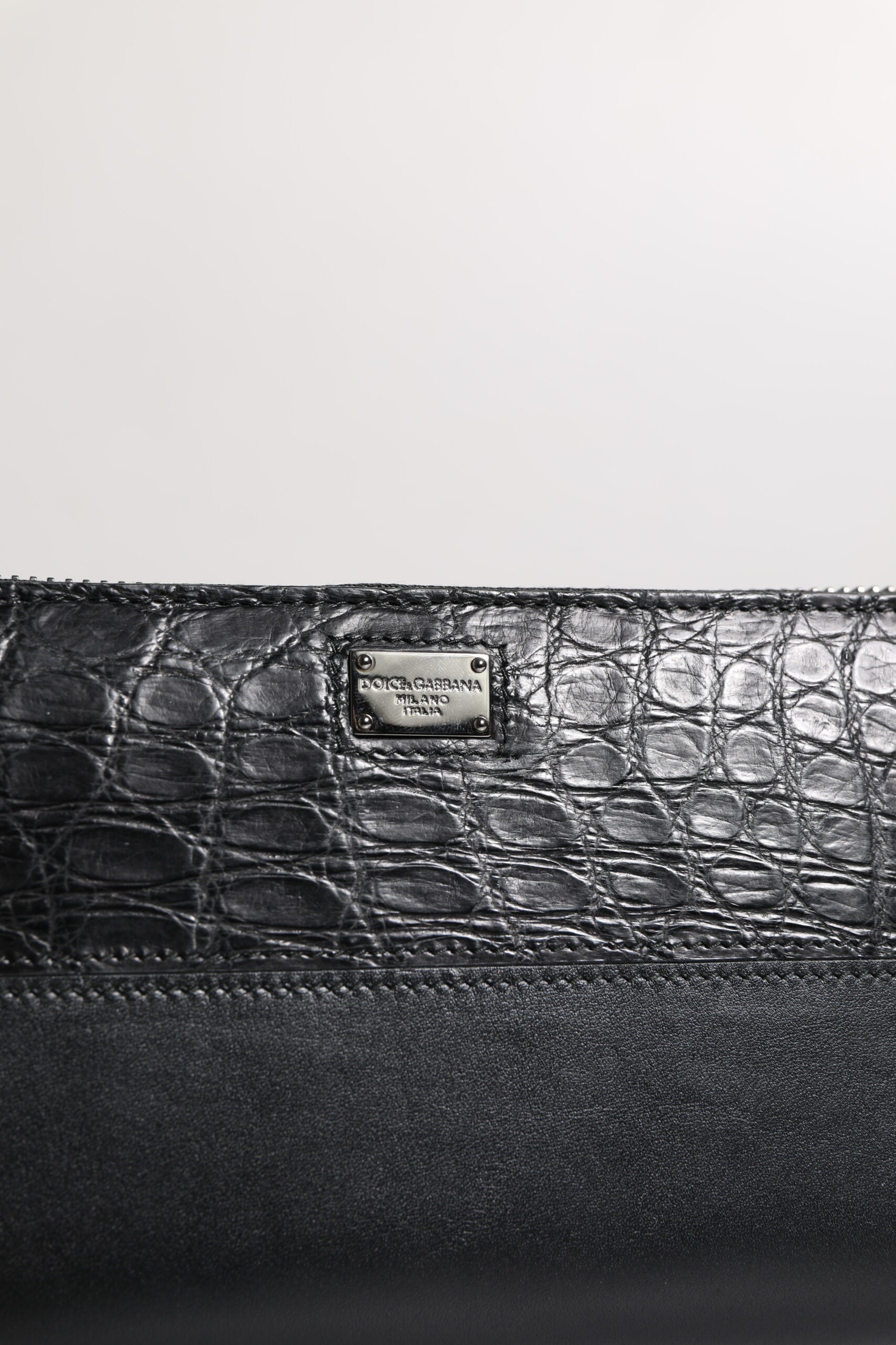 Dolce & Gabbana Black Leather Logo Plaque Zip Around Continental Men's Wallet (Pre-Owned)