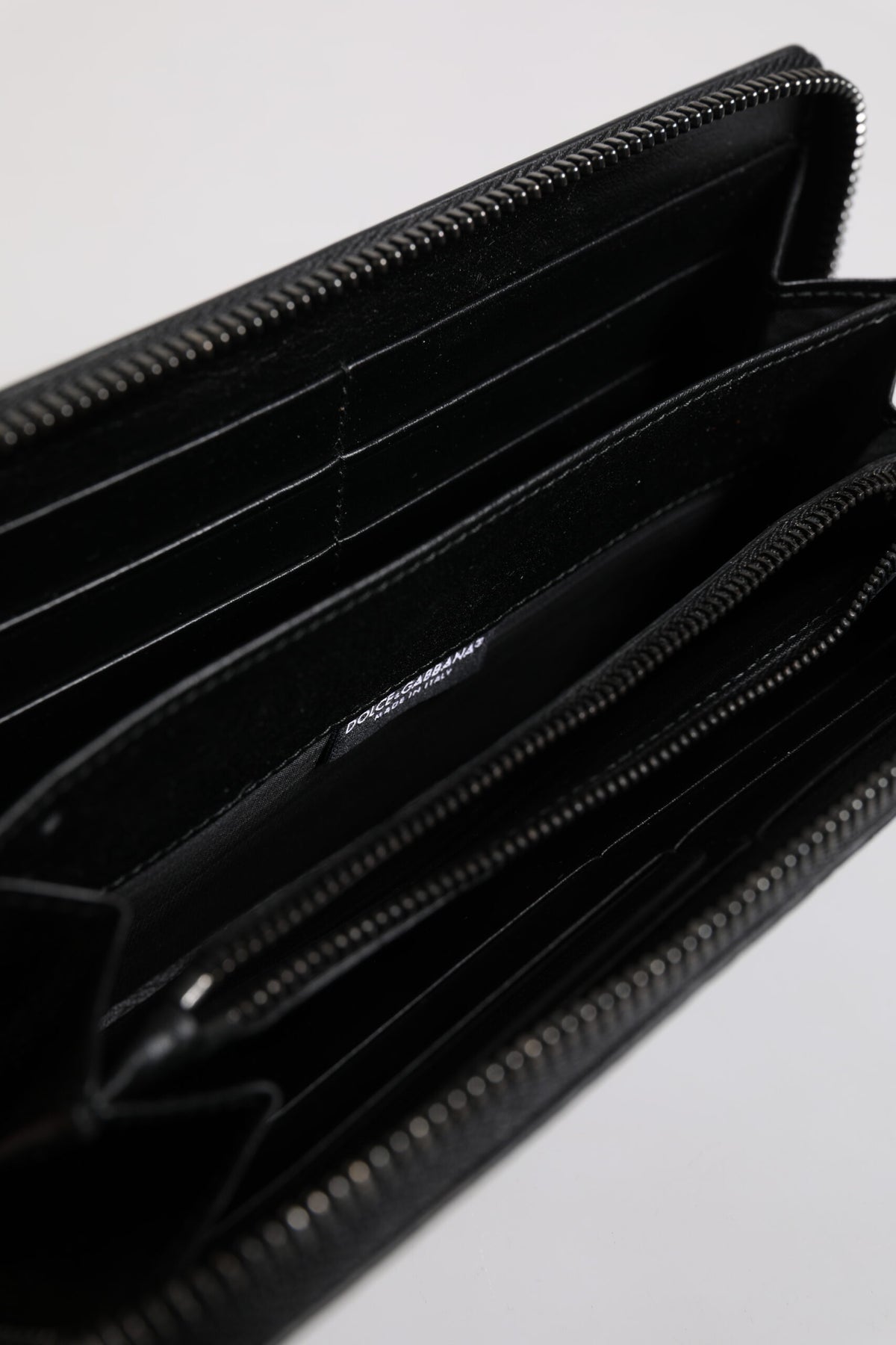Dolce & Gabbana Black Leather Logo Plaque Zip Around Continental Men's Wallet (Pre-Owned)
