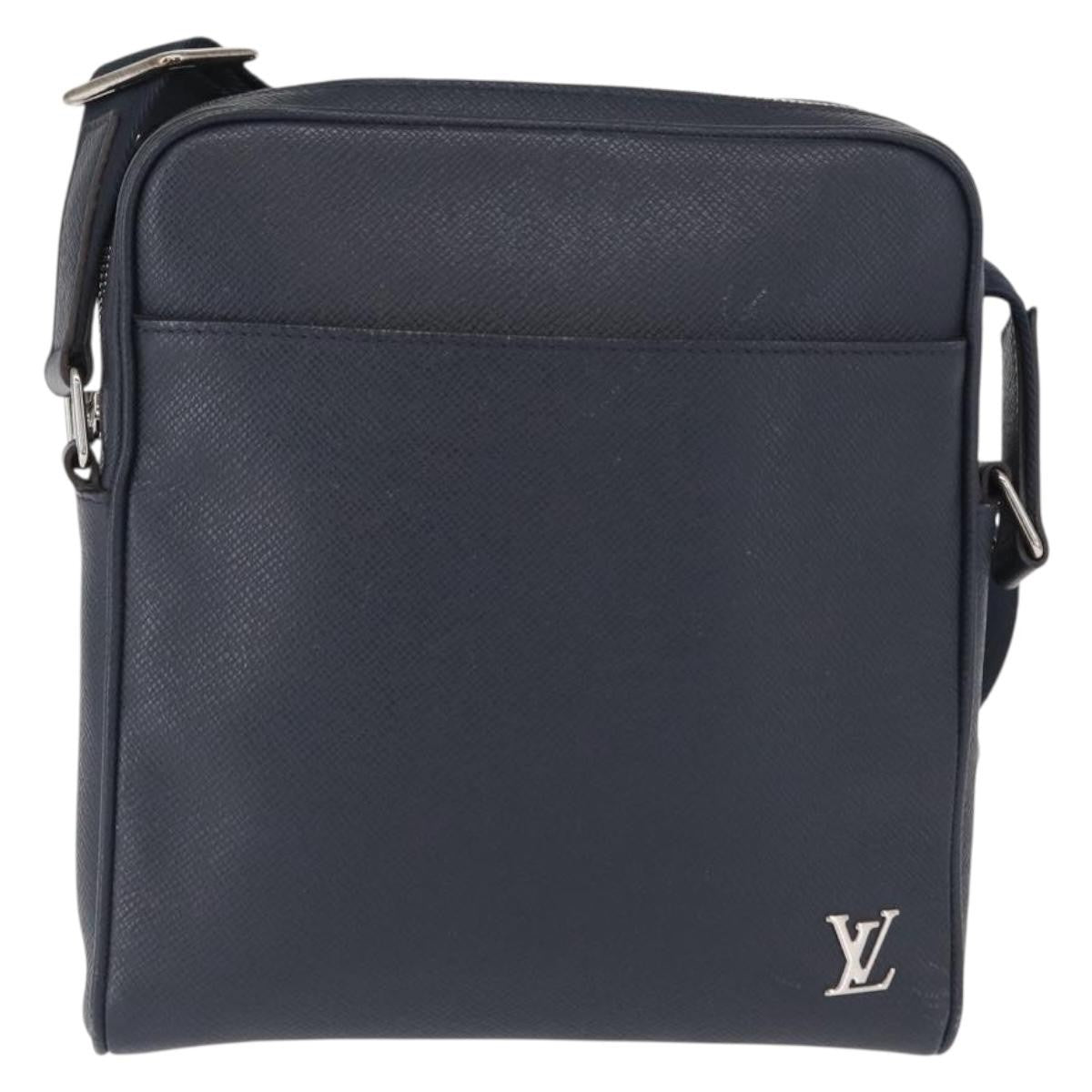 Louis Vuitton Alex Messenger Taiga Leather Navy Leather Shoulder Bag Bag (Pre-Owned)