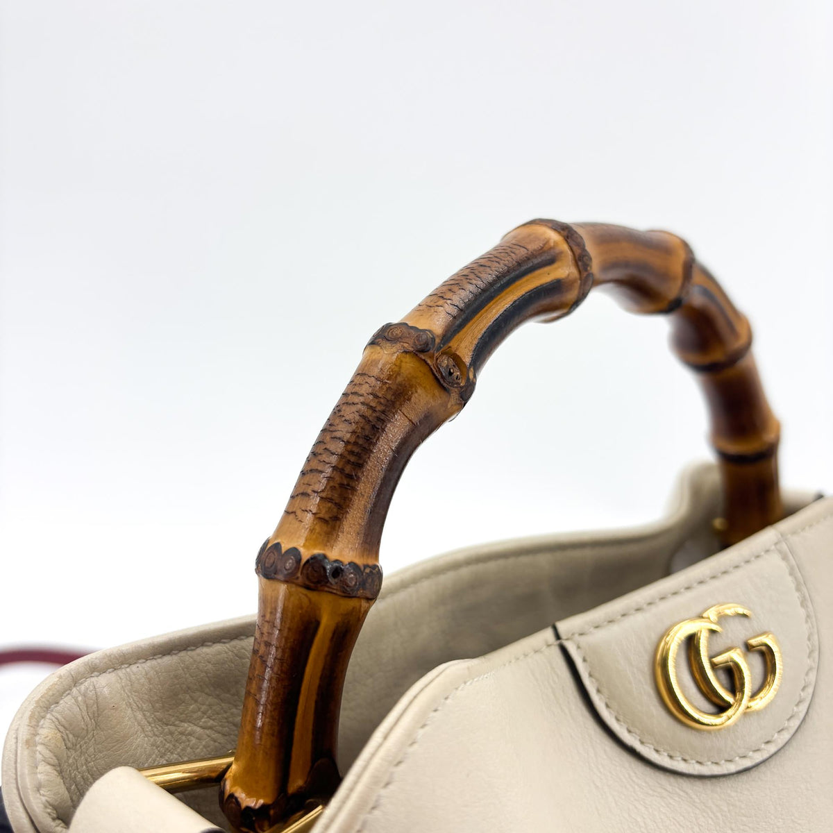 Gucci Diana Bamboo Leather Beige Leather Shoulder Bag Bag (Pre-Owned)