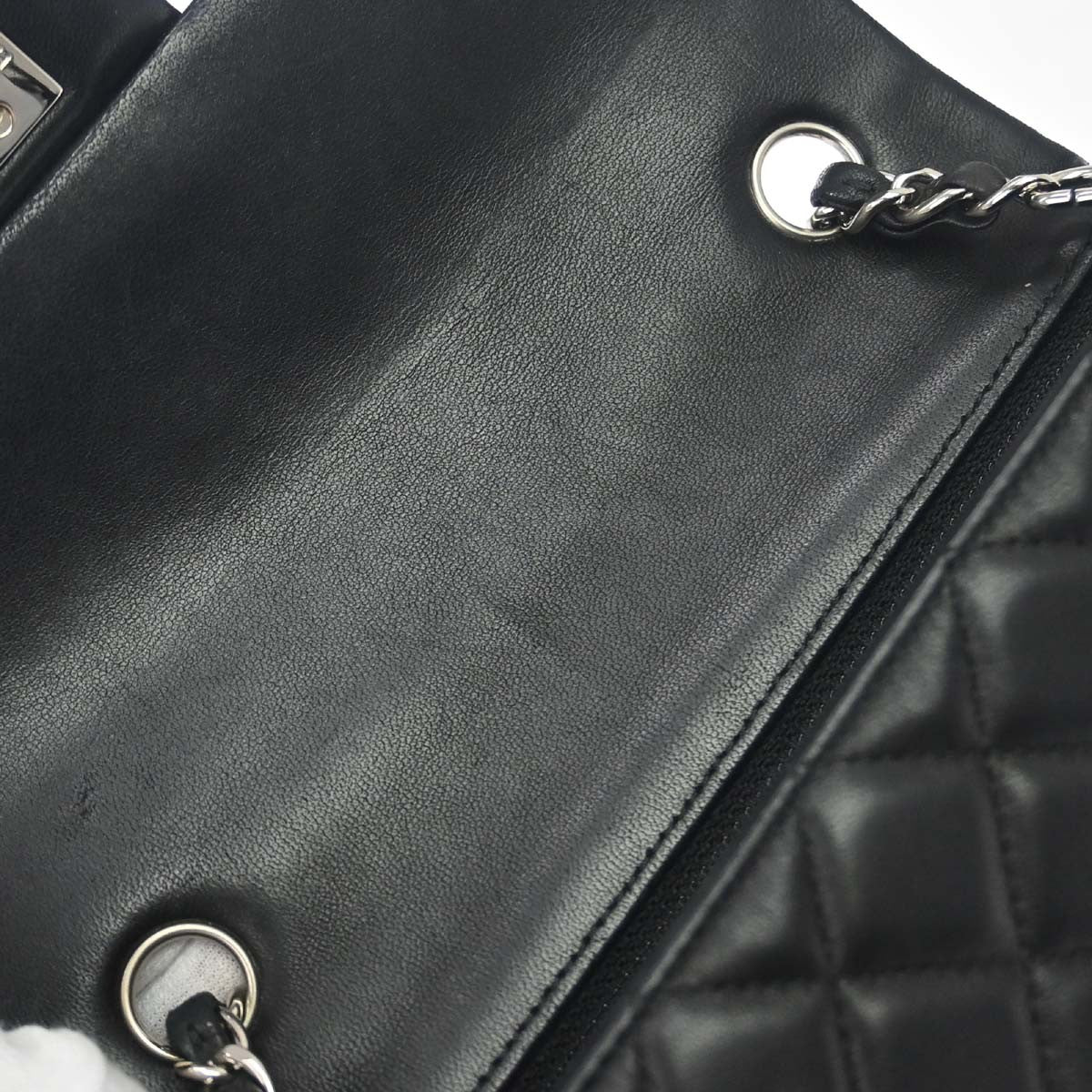 Chanel Classic Single Flap Quilted Lambskin Black Leather Shoulder Bag Bag (Pre-Owned)