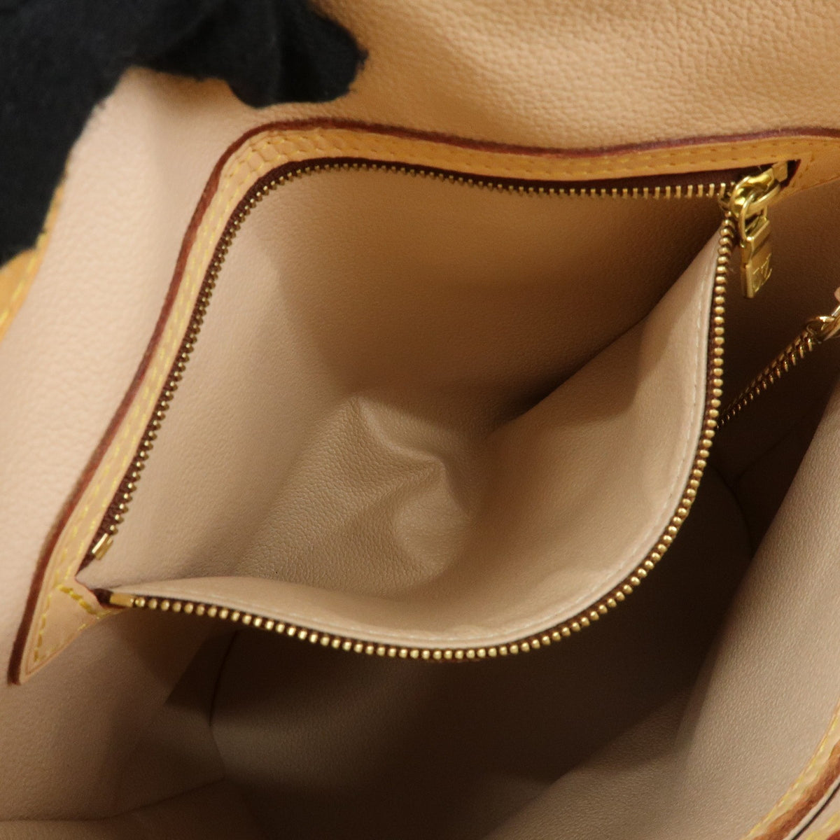 Louis Vuitton Petit Bucket Monogram Canvas Brown Canvas Handbag (Pre-Owned)