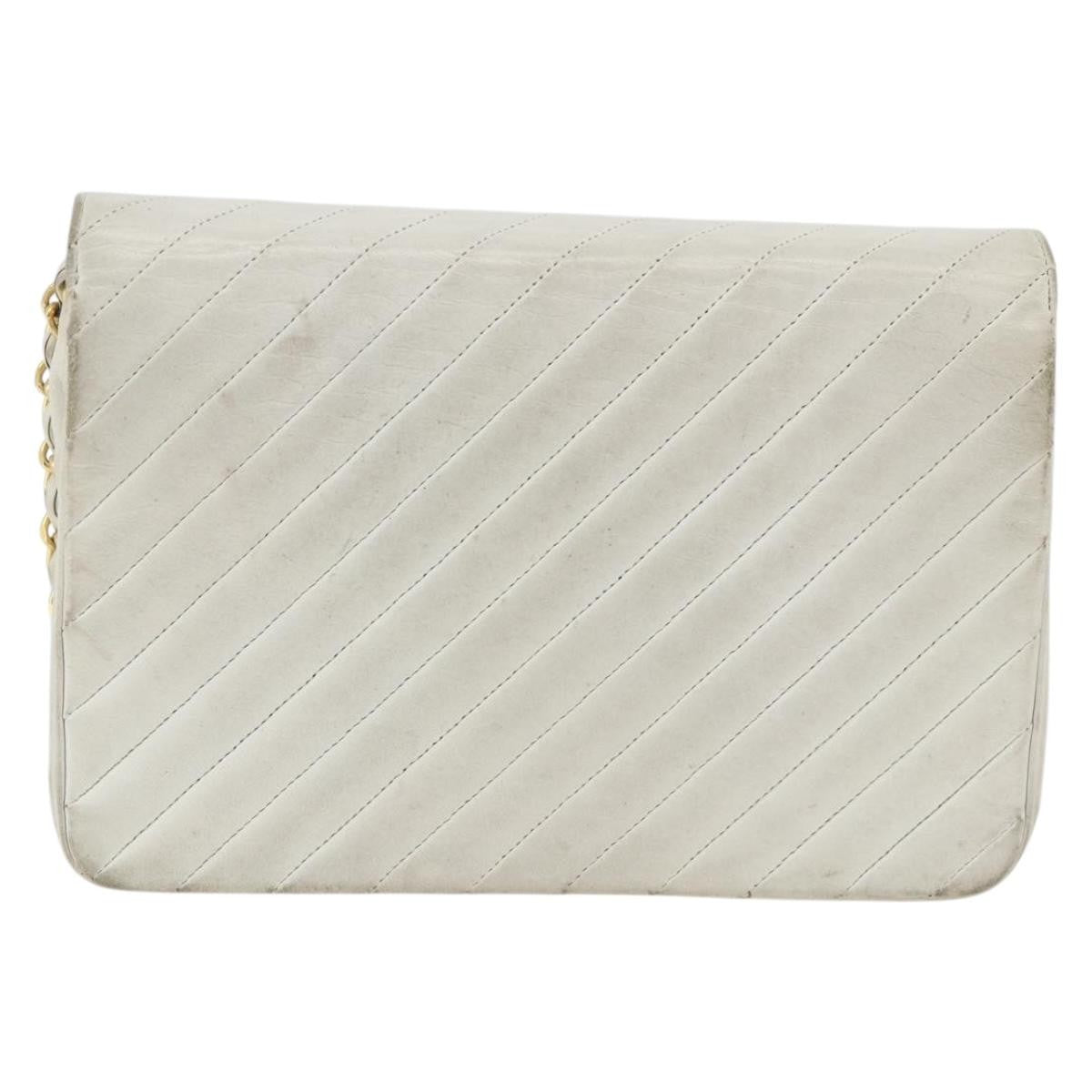 Chanel Matelasse Chain Leather White Leather Shoulder Bag Bag (Pre-Owned)