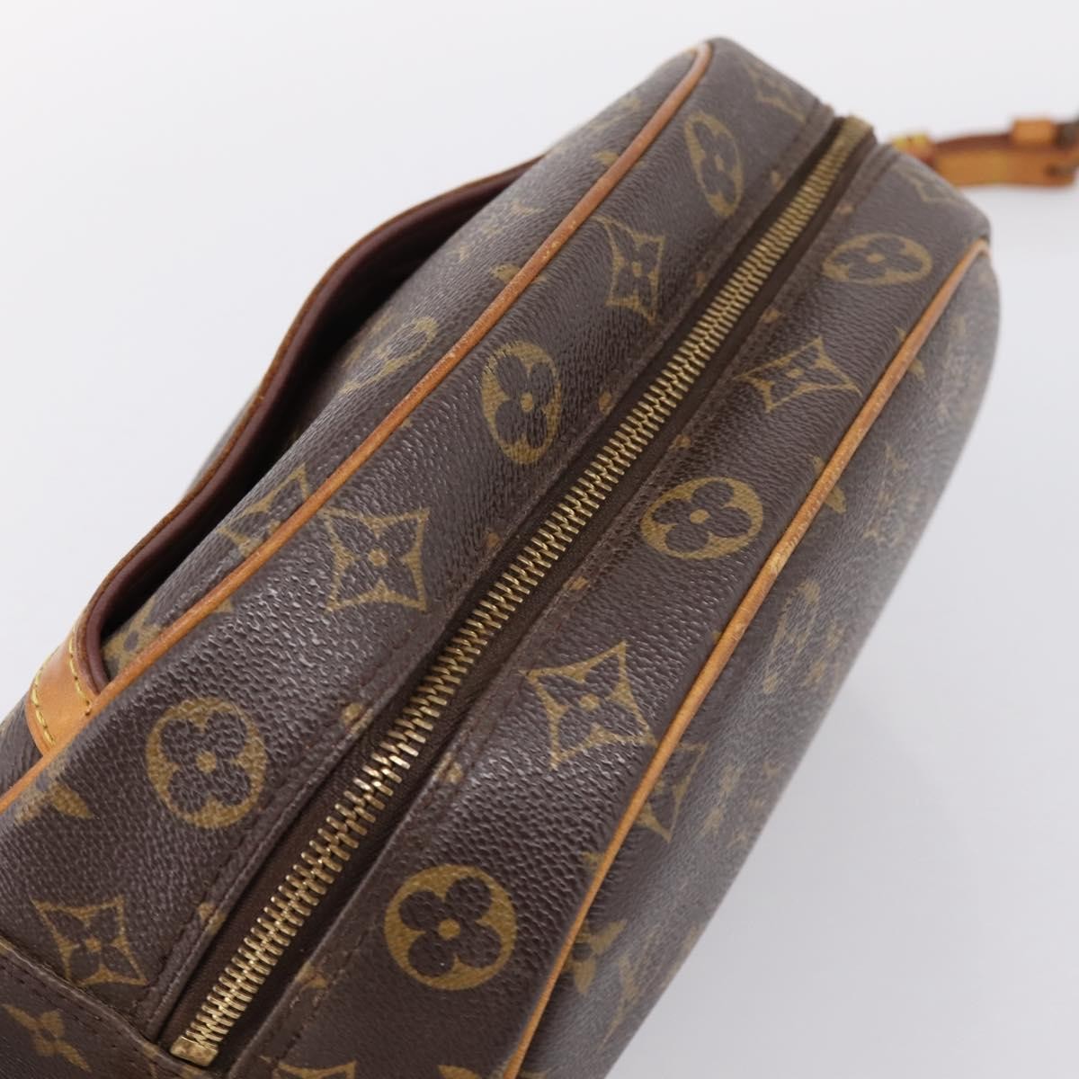Louis Vuitton Blois Monogram Canvas Brown Canvas Handbag (Pre-Owned)