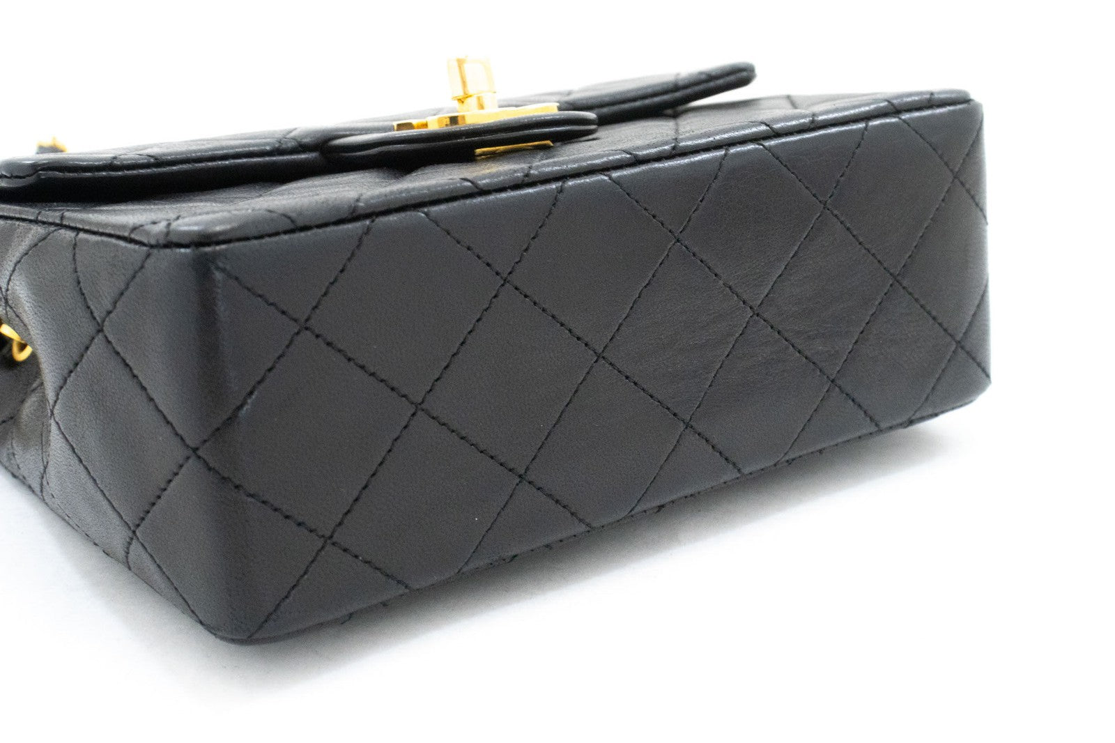 Chanel Vintage Square Classic Flap Quilted Lambskin Black Leather Shoulder Bag Bag (Pre-Owned)